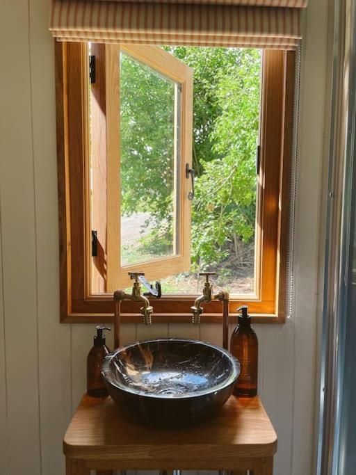 The Hereford Hut, Charming 1 Bedroom Shepherds Hut Callow Екстер'єр фото